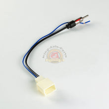 Load image into Gallery viewer, 40-LX11 Antenna Adapter Cable for 2002-Up Toyota and Lexus Vehicles Free Shippin
